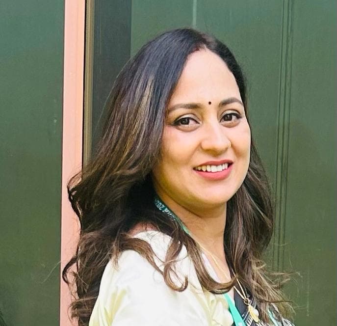 Khina Sharma
